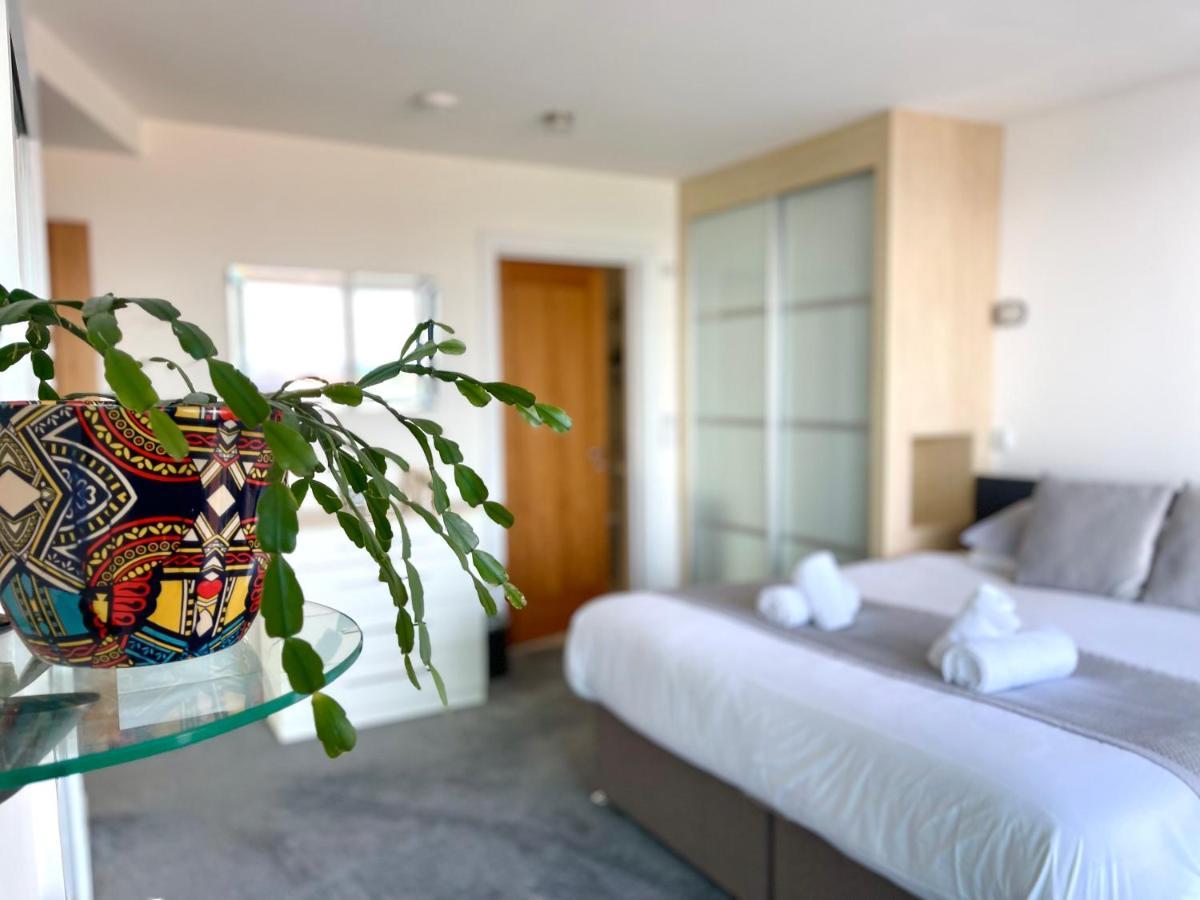 Quay & Sea View Spacious Modern Secure Parking * Пул