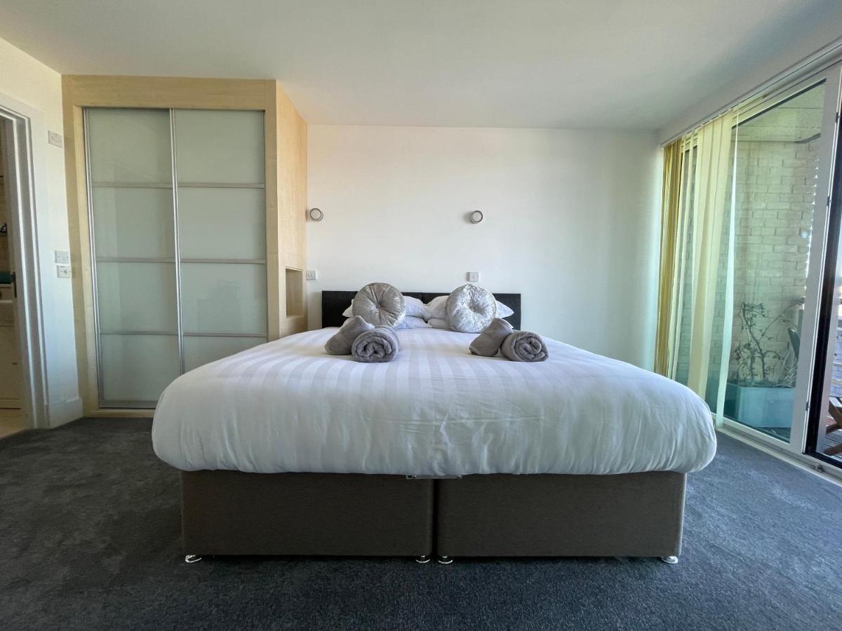 Quay & Sea View Spacious Modern Secure Parking Appartamento Poole