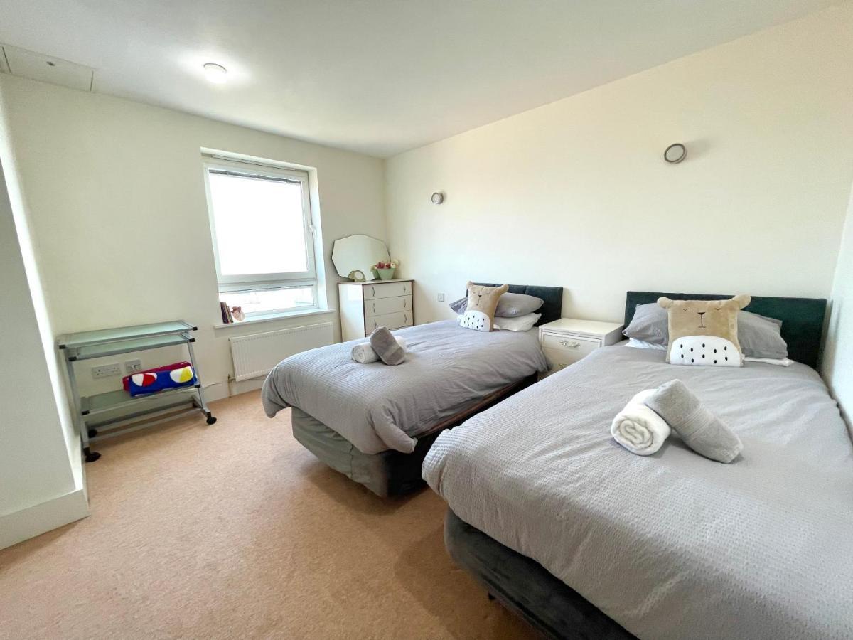 Quay & Sea View Spacious Modern Secure Parking Appartamento *