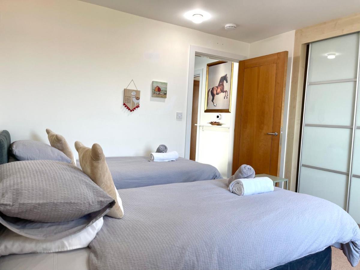 Quay & Sea View Spacious Modern Secure Parking Appartamento *